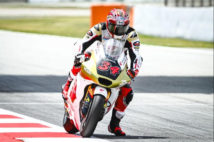 Mario Aji Nyari Raih Poin di Moto2 Catalunya, Rider Pertamina Mandalika&nbsp;Jatuh