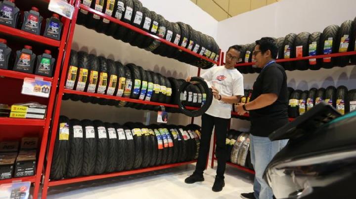 Planet Ban Daur Ulang Ban Bekas Jadi Alat Pemecah&nbsp;Ombak