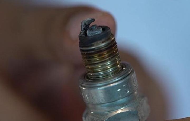 Ketahui 2 Penyebab Utama Busi Motor Gampang&nbsp;Mati