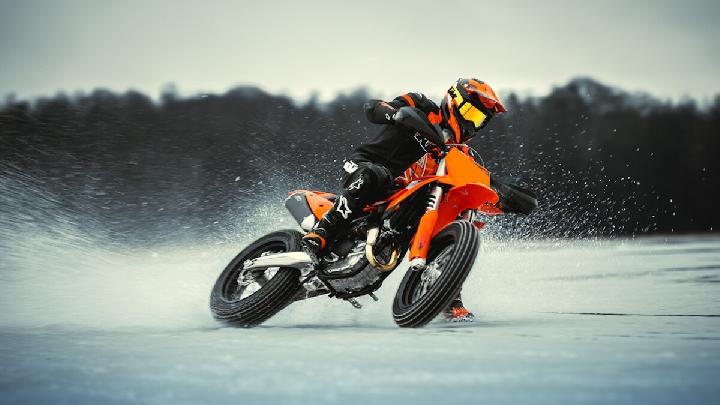 KTM 450 SMR Banyak Fitur Baru Meningkatkan&nbsp;Performa