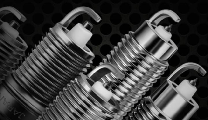 Busi Motor Ternyata Bisa Retak, Ini&nbsp;Penyebabnya